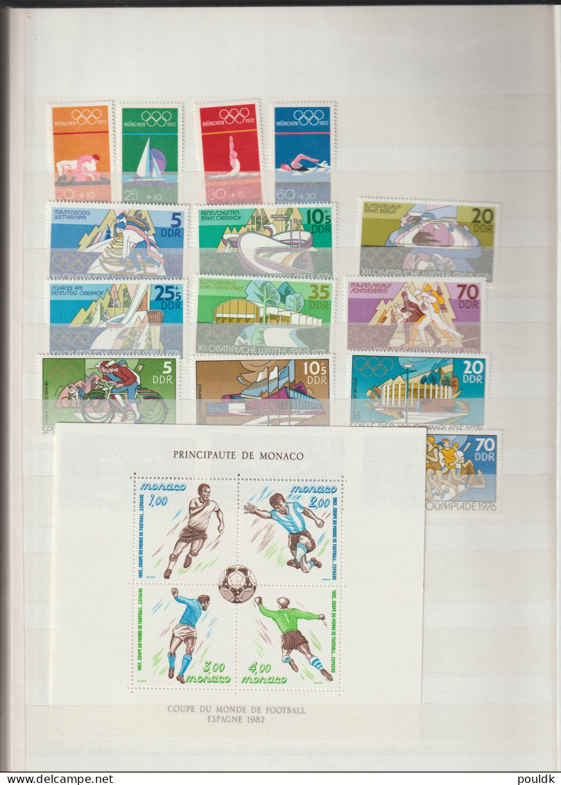 Collection of 25 souvenir sheets and many sets with many Olympic and Football topics - all MNH/**. Please read Sales