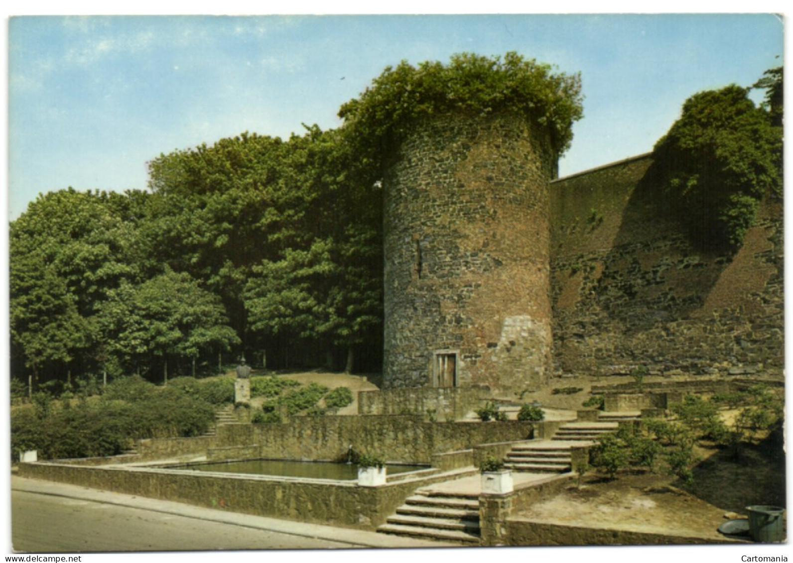 Gembloux - Tour De Sarrasins Et Monument Au Roi Albert (rue Du Moulin) - Gembloux