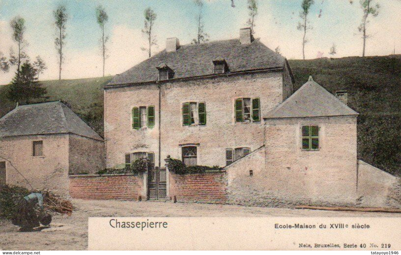 Chassepierre  Ecole-Maison Du XVIIIe Siècle  Carte Colorisée N'a Pas Circulé - Chassepierre