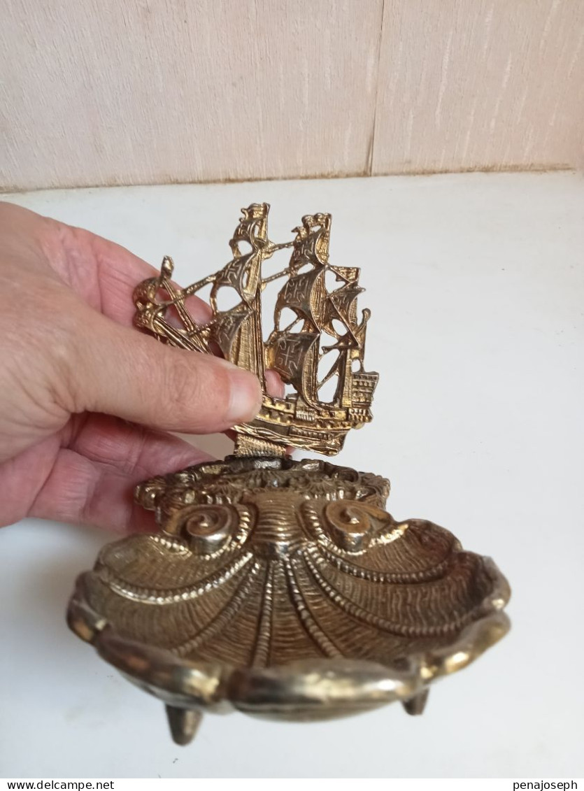 Vide Poche Coquillage, Bateau, Hauteur 9 Cm X 13 Cm - Métal