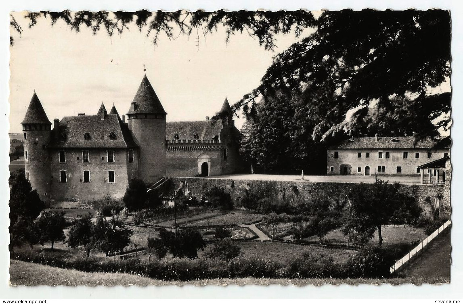 Virieu Sur Bourbe Le Château Très Bon état - Virieu