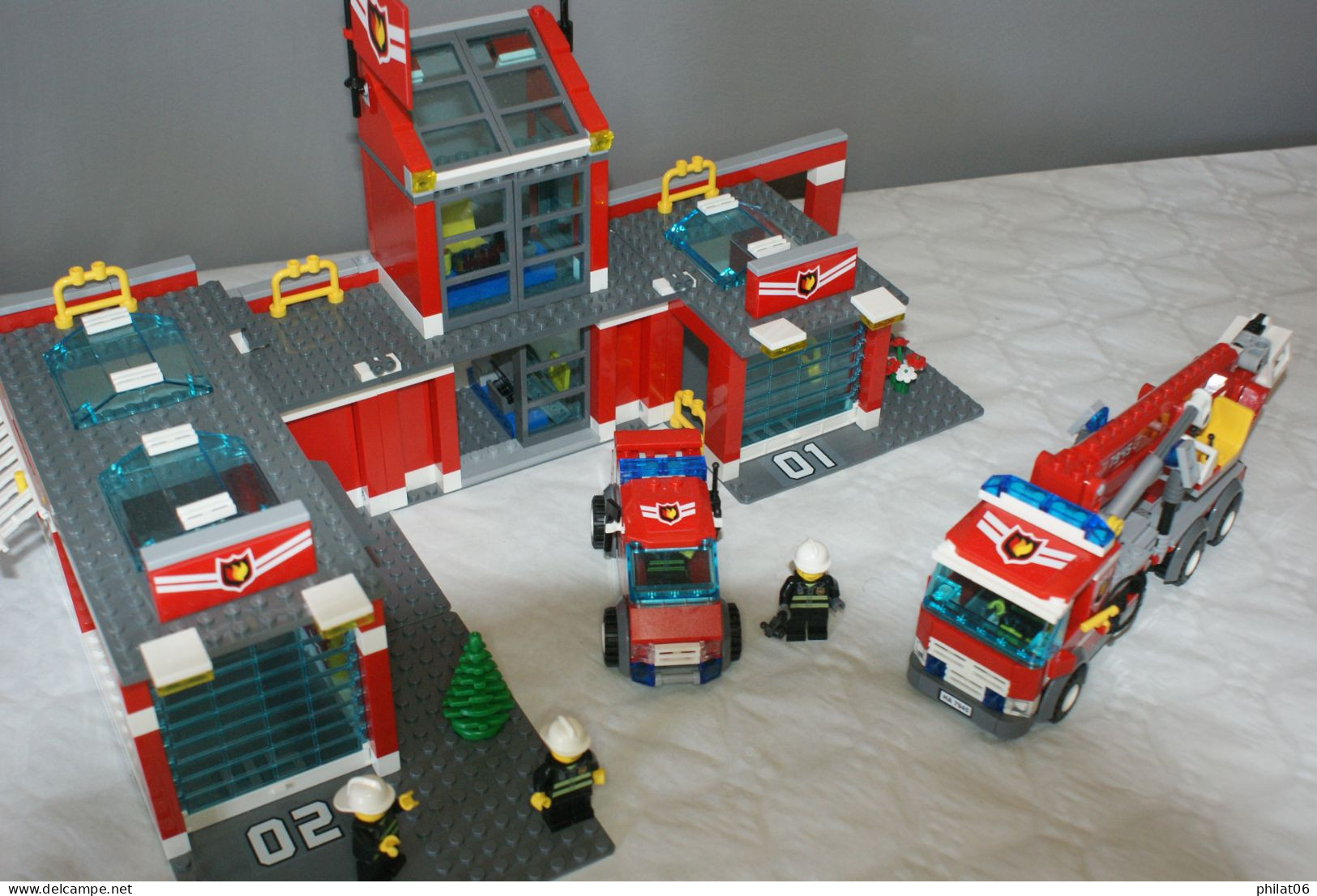 Caserne De Pompiers Avec Véhicules 7945 (année 2007) Complet Avec Boite - Lego System