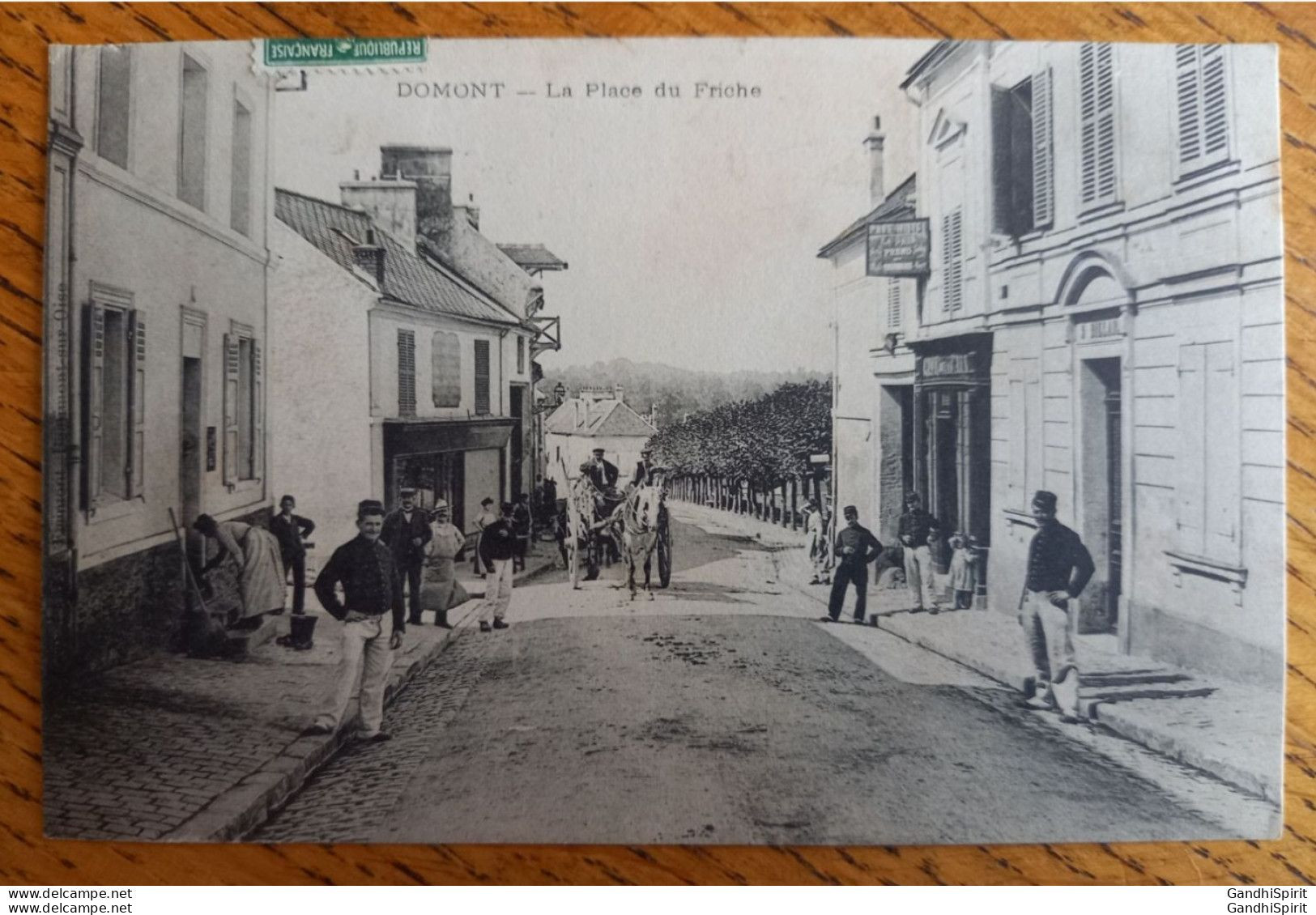 Domont - La Place Du Friche - Café-Hotel De La Paix - Soldats, Militaires, Attelage - Domont