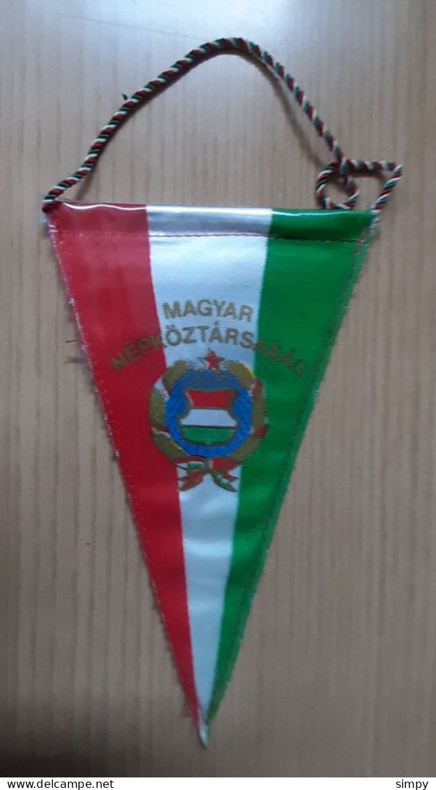 Vintage Pennant  Hungary Handball Federation 11x18cm - Handbal