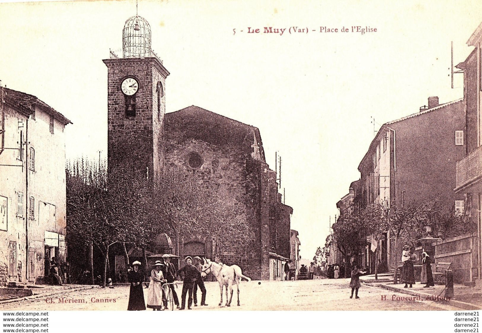 83 : Le Muy :  Place De L'eglise - Le Muy