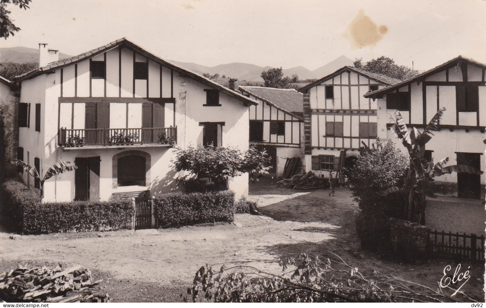 PYRENNEES ATLANTIQUES AINHOA LES MAISONS BASQUES - Ainhoa