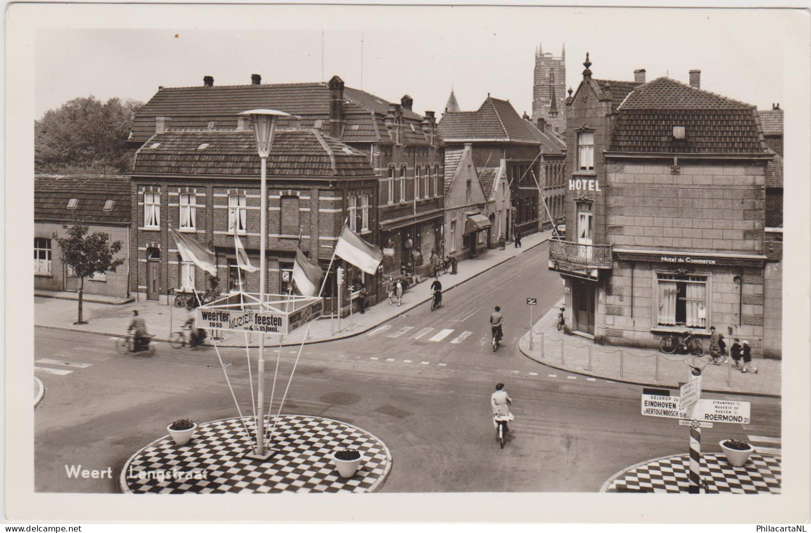 Weert - Langstraat Met Hotel Du Commerce - 1955 - Weert