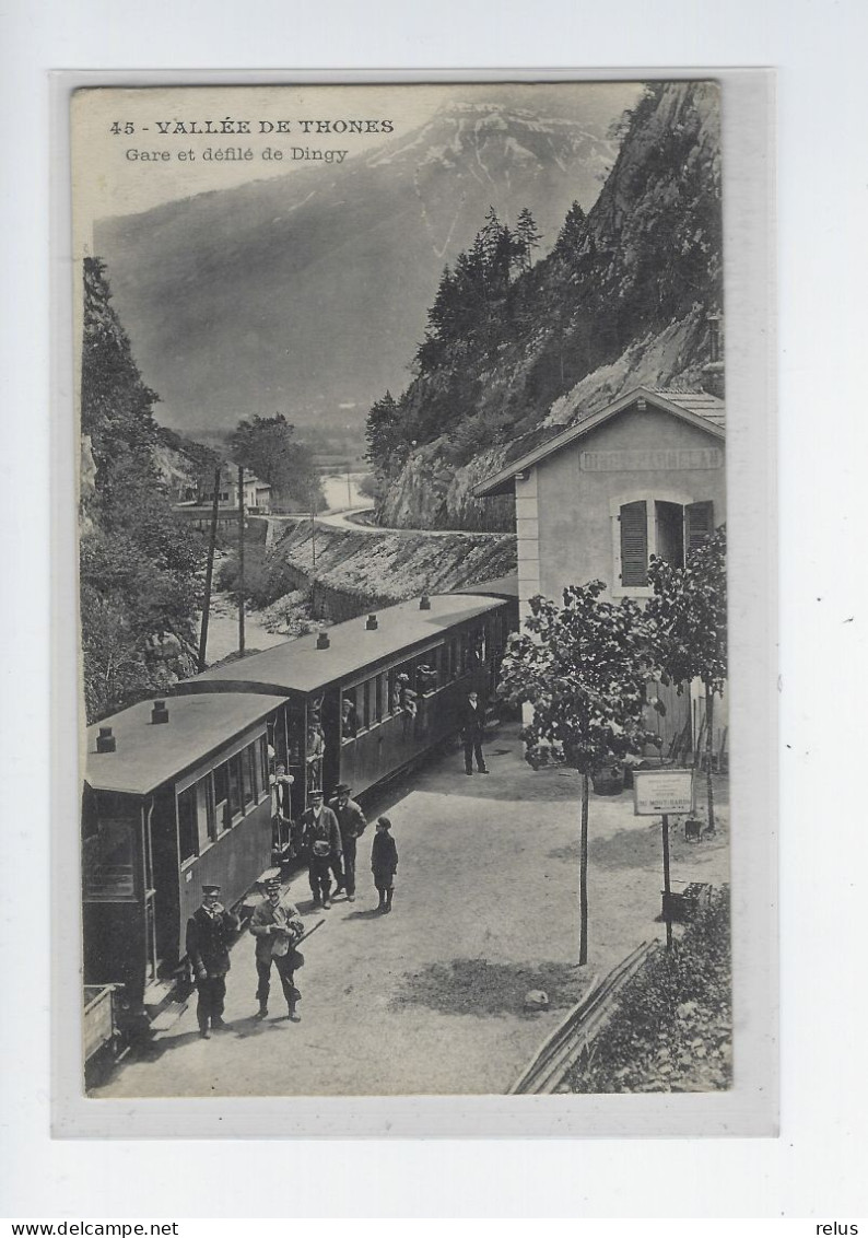 DEP. 74 VALLEE DE THONES N°45 GARE ET DEFILE DE DINGY Gare De Dingy-Parmelan, Train, Animée, Circulée - Dingy-Saint-Clair