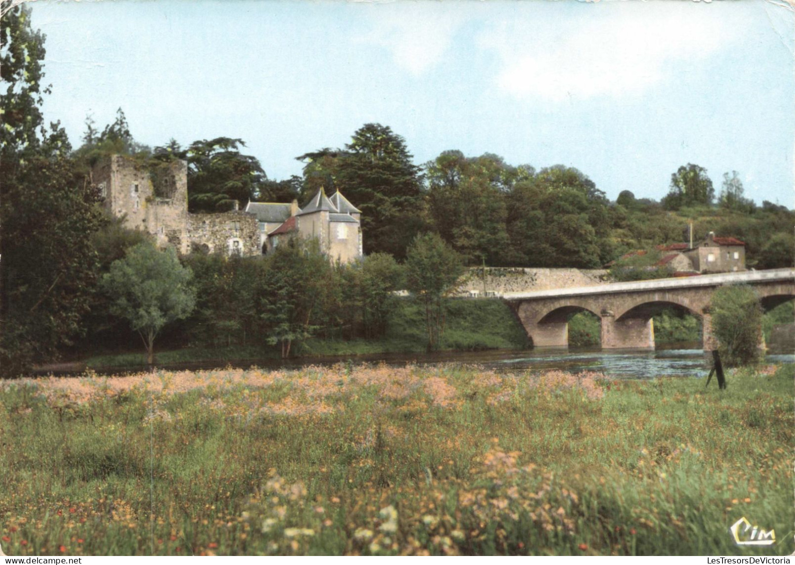 FRANCE - Civaux - Le Château De La Tour Au Cognum Et Le Pont Sur La Vienne - Carte Postale Ancienne - Montmorillon