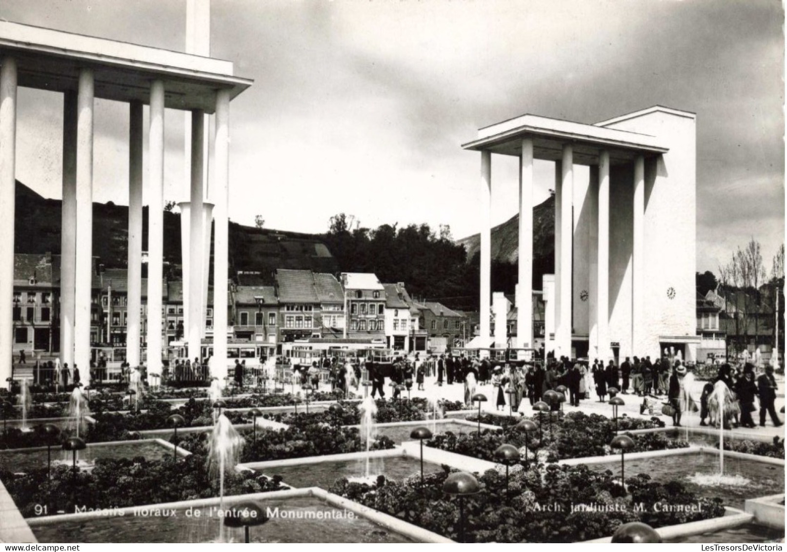 PHOTOGRAPHIE - Massifs Floraux De L'entrée Monumentale - Carte Postale Ancienne - Fotografia