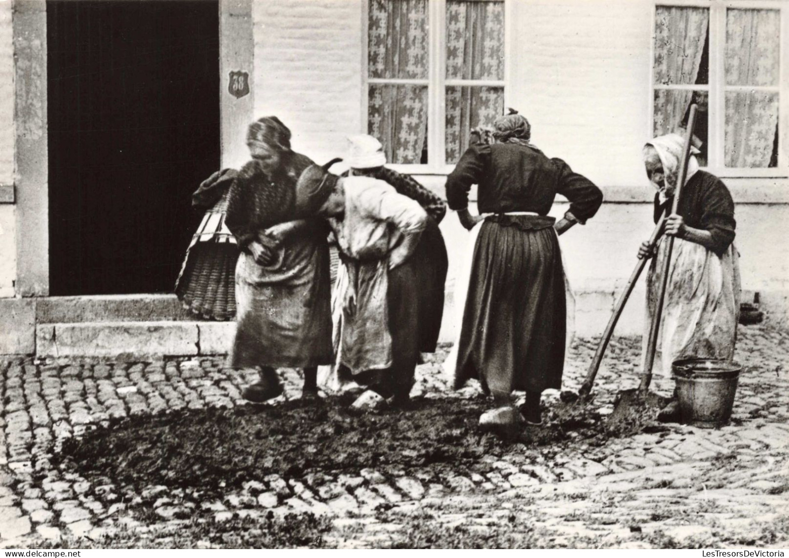 BELGIQUE - Liège - Botrèsses Piétinant Le Charbon - Carte Postale Ancienne - Lüttich