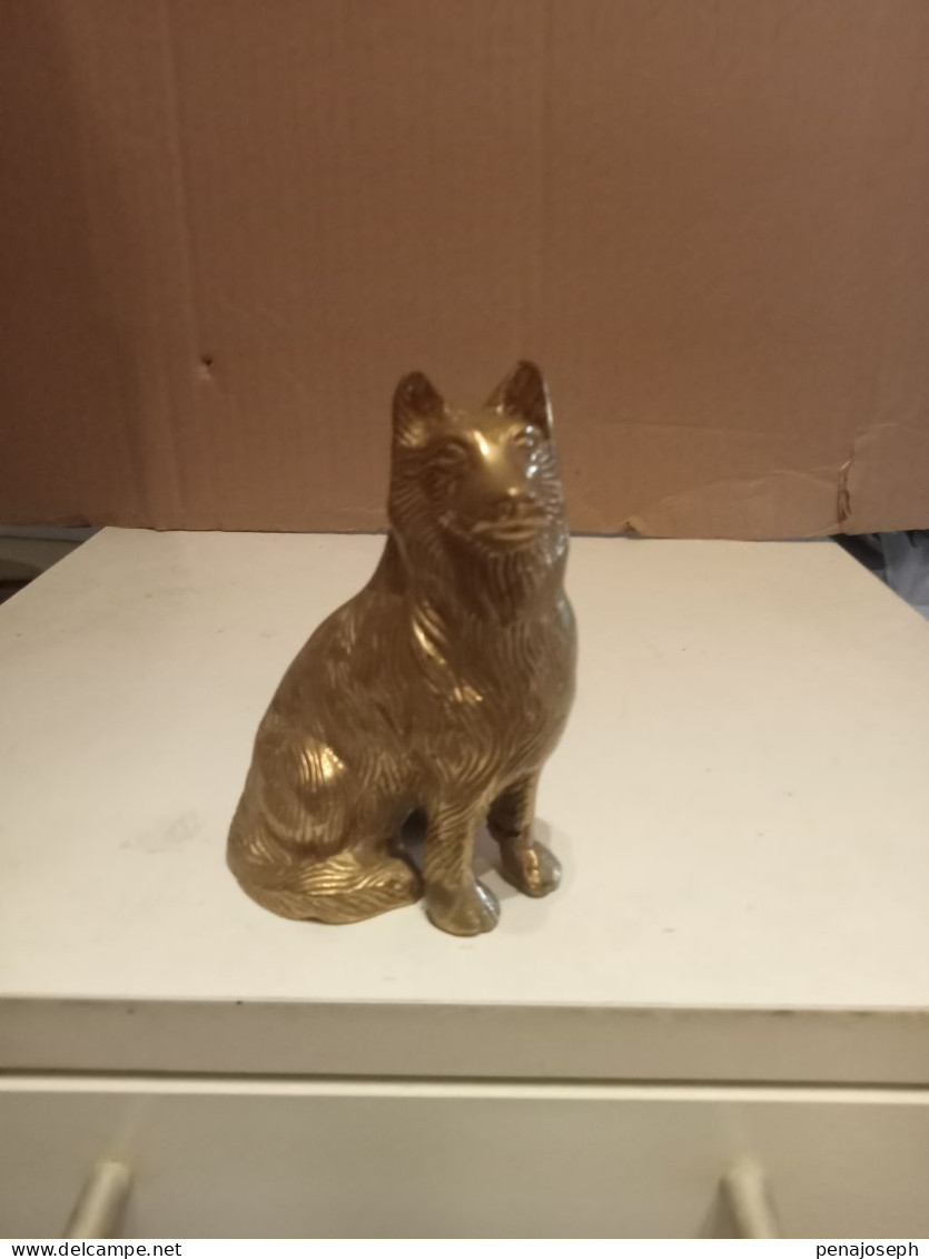 Statuette De Chien Ancienne En Bronze Doré Hauteur 11 Cm - Bronces