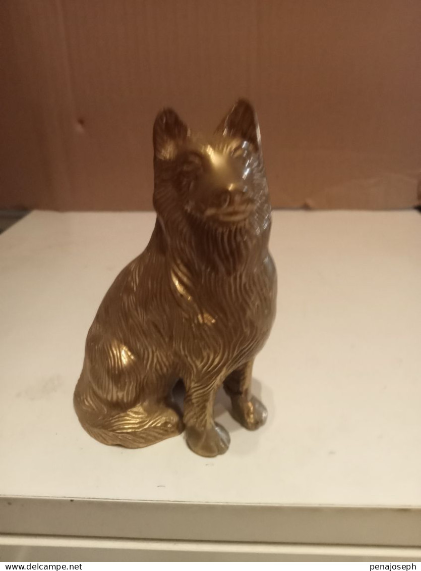 statuette de chien ancienne en bronze doré hauteur 11 cm