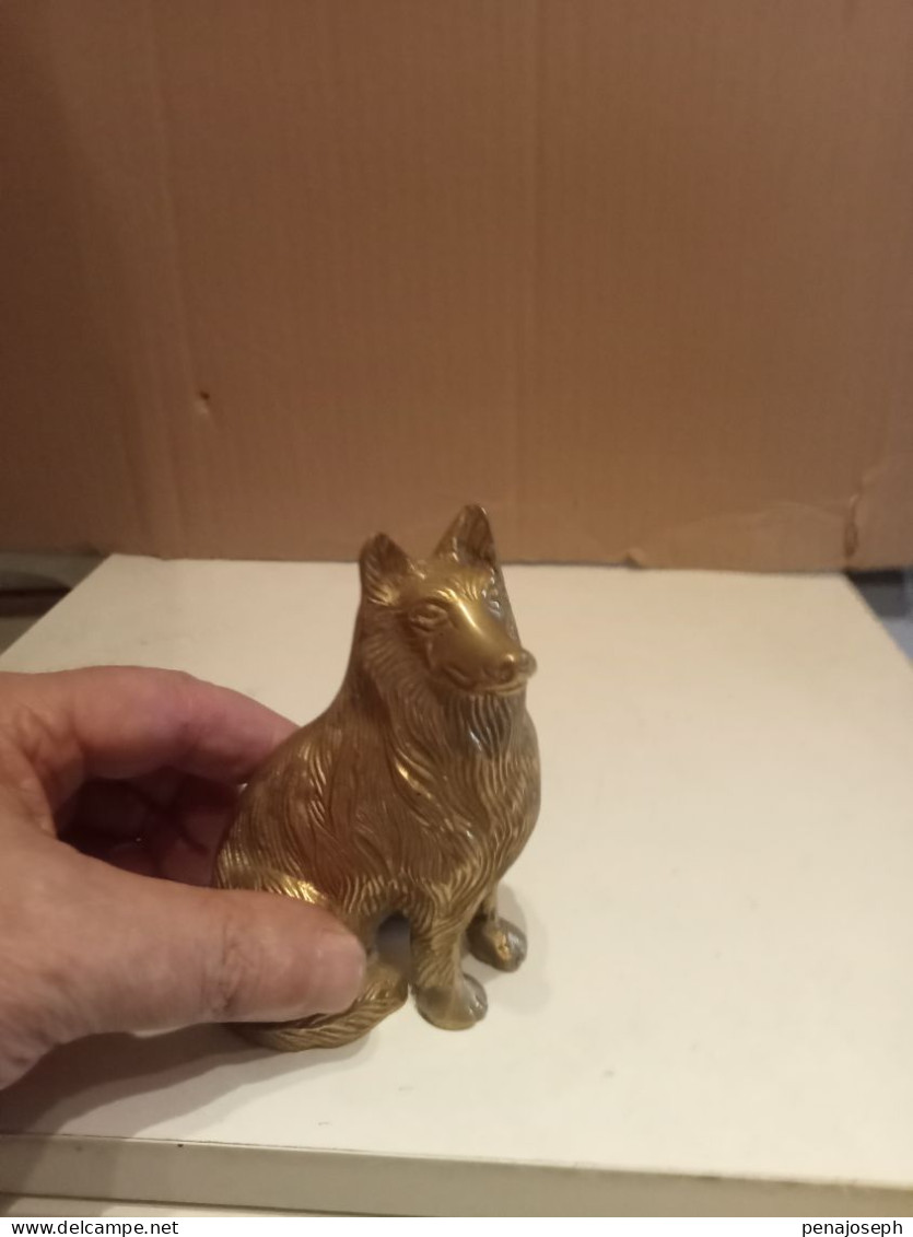 statuette de chien ancienne en bronze doré hauteur 11 cm