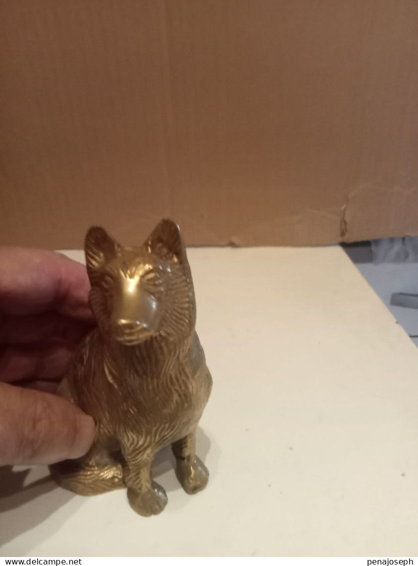 statuette de chien ancienne en bronze doré hauteur 11 cm