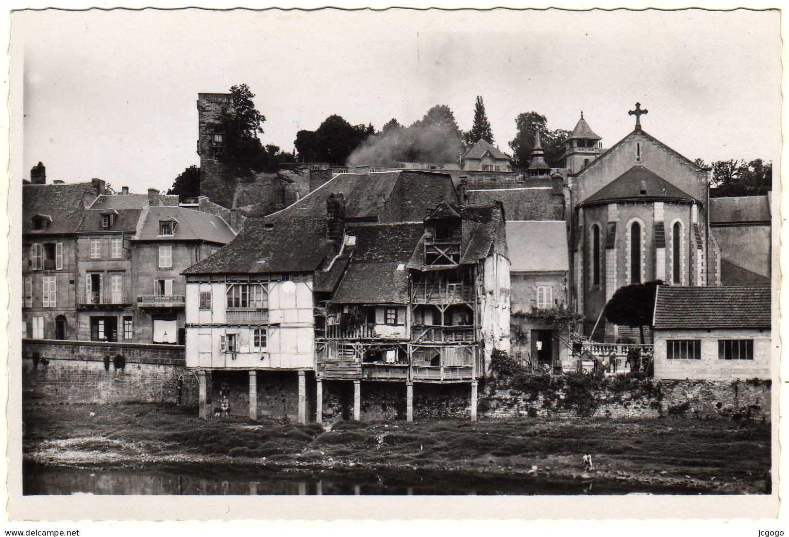 MONTIGNAC Sur VEZERE  Maisons à Galeries.Vieille Tour. Villa Pautauberge. - Montignac-sur-Vézère