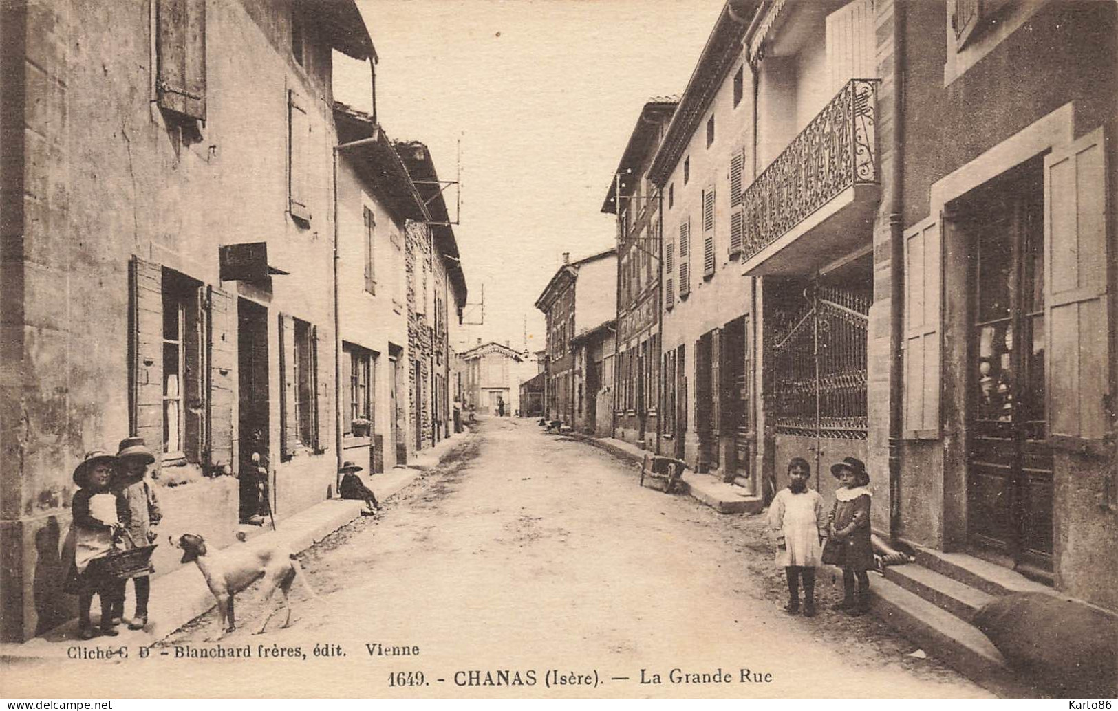 Chanas * La Grande Rue * Enfants Villageois - Chanas