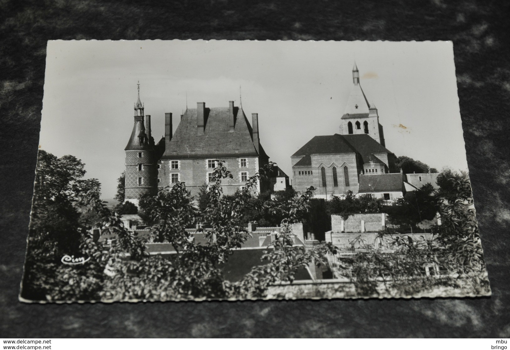 A5860    GIEN, LE CHATEAU ET L'EGLISE - Gien