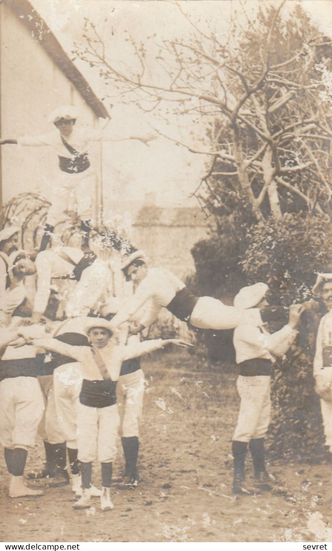 Carte-Photo De  Gymnastes Années 1900 - Gimnasia