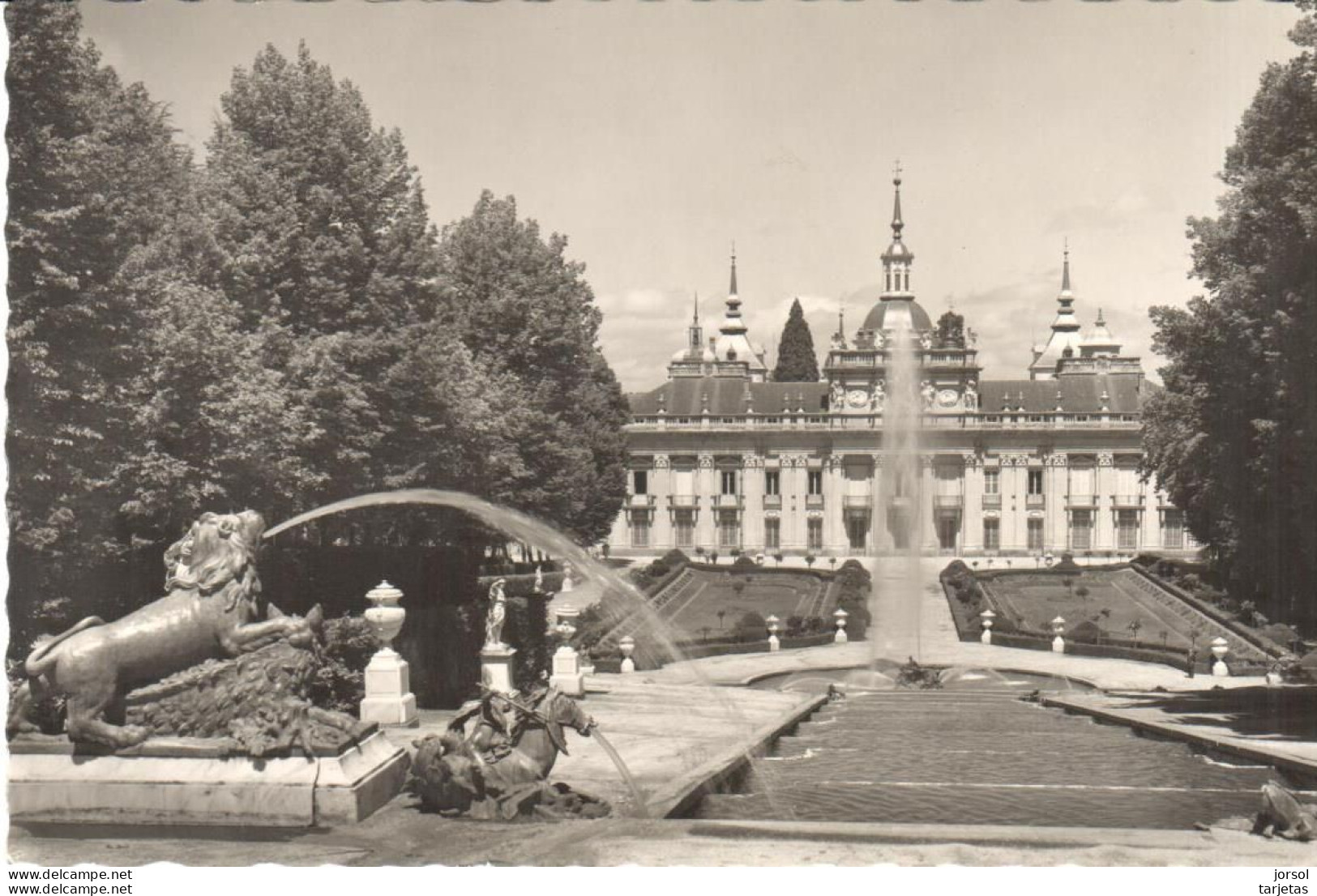 POSTAL    SEGOVIA  -ESPAÑA  -LA GRANJA DE SAN ILDEFONSO-PALACIO DESDE EL TEMPLETE DE LAS TRES GRACIAS - Altri & Non Classificati