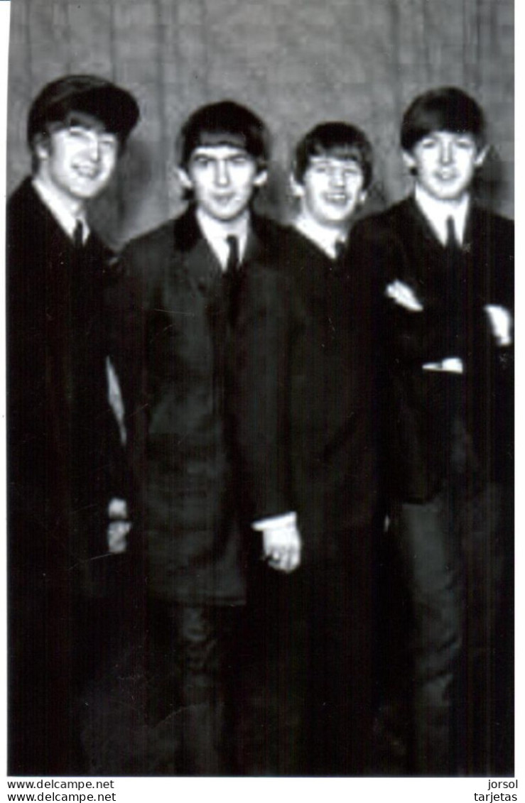 POSTAL   FOTOGRAFIA   DEL GRUPO MUSICAL LOS BEATLES - Photos