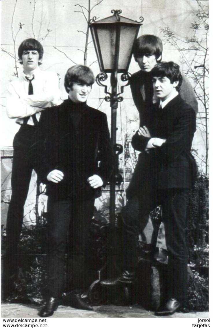 POSTAL   FOTOGRAFIA   DEL GRUPO MUSICAL LOS BEATLES - Photos