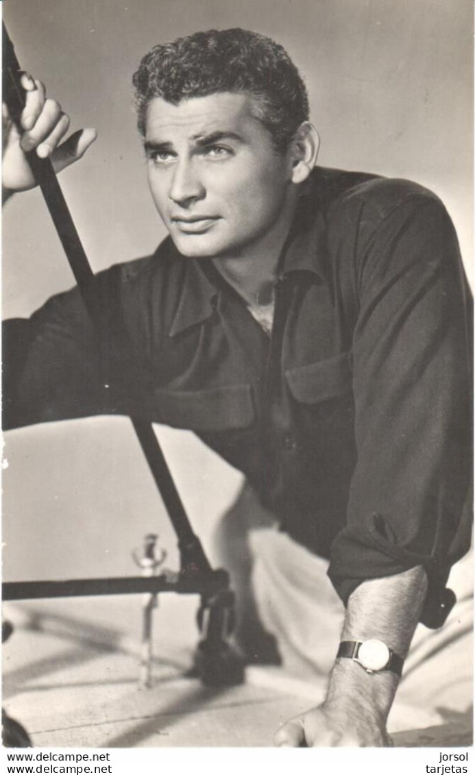 POSTAL   FOTOGRAFIA   DEL ACTOR  JEFF CHANDLER EN EL FILM EL DEPORTADO - Photos