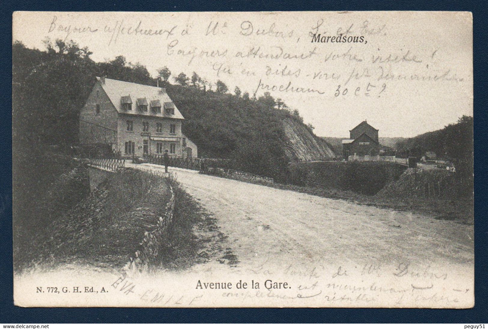 Maredsous ( Anhée). Avenue De La Gare. A Gauche L' Hôtel De Belle Vue. A Droite La Gare De Denée-Maredsous. 1905 - Anhée