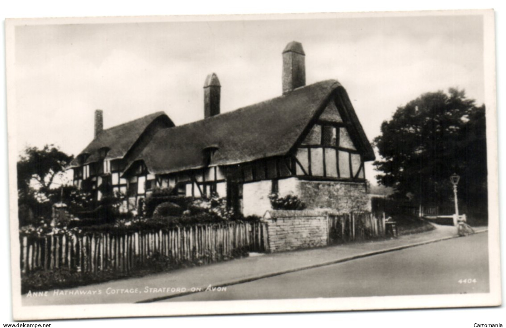 Anne Hathaways Cottage - Stratford-on-Avon - Stratford Upon Avon
