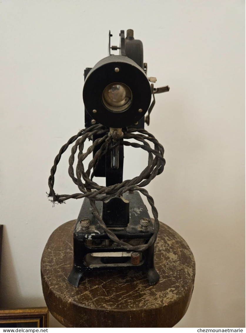 PROJECTEUR PATHEX N°29610 HAUTEUR 32CM - Proyectores De Cine