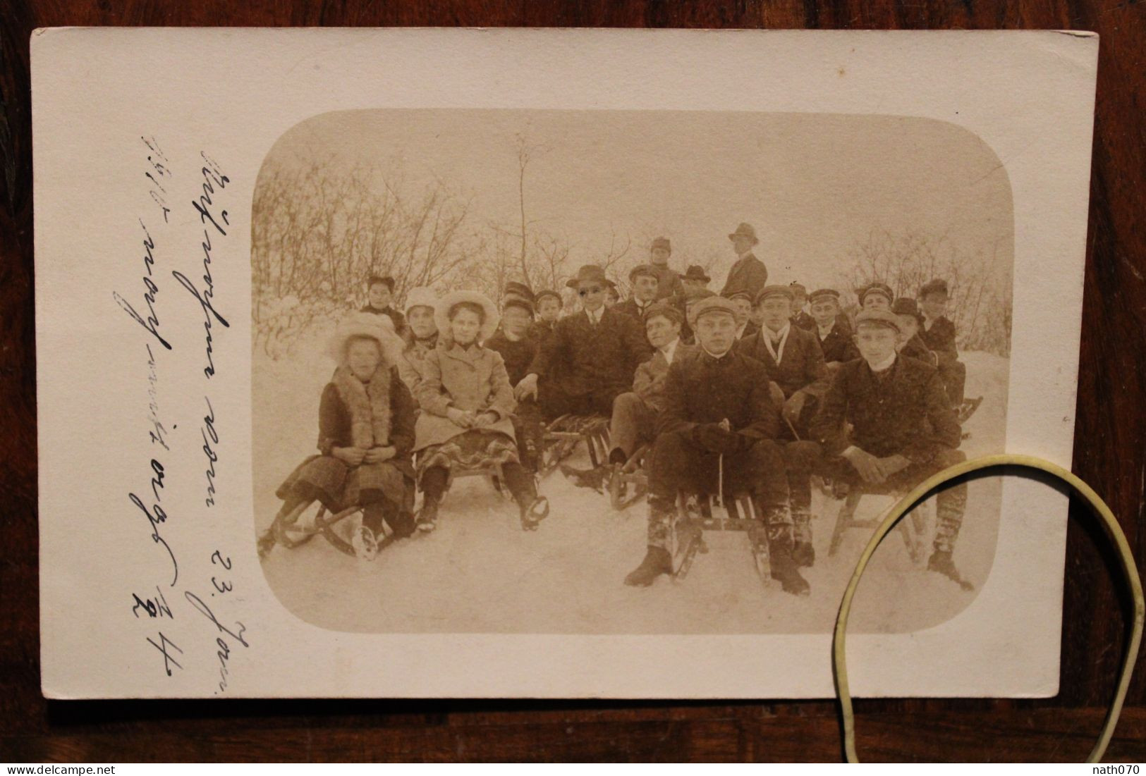 Carte Photo 1900's Enfants Luges Neige Sport Hiver Hilchenbach Pour Chivres CPA Ak Animée Tirage Print Vintage Enfants - Old (before 1900)