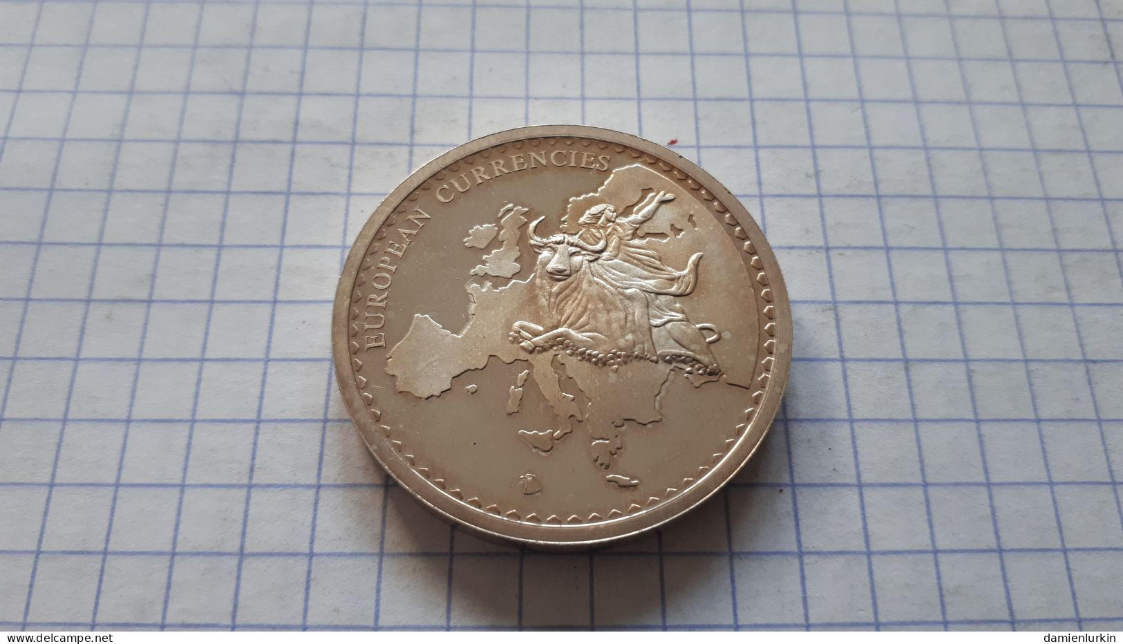 BELGIQUE RARE MEDAILLE BRUXELLES : ARC DE TRIOMPHE EUROPEAN CURRENCIES PLAQUEE ARGENT FRAPPE MEDAILLE - Professionnels / De Société