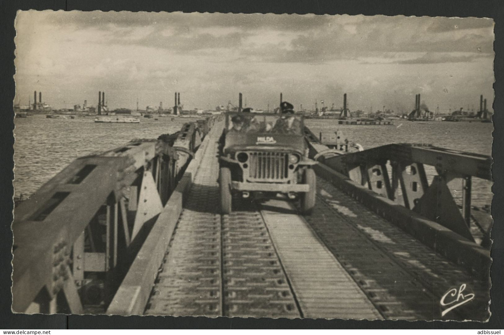 ARROMANCHES PORT WINSTON CHURCHILL Avec Une JEEP Edition Chevrot Honfleur Carte Ayant Voyagé En 1948. - Arromanches