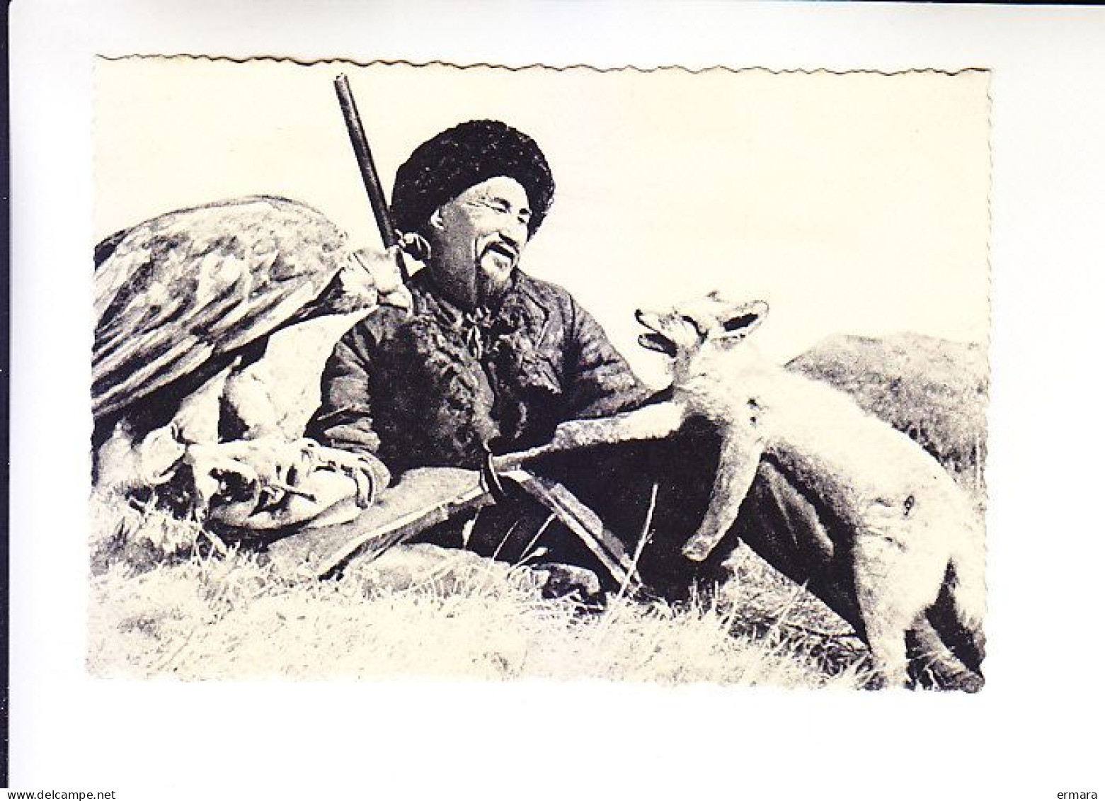 CENTRAL ASIA KYRGYZSTAN THIAN-CHAN HUNTER WITH ROYAL EAGLE AND THEIR PREY ( FOX ) - Kyrgyzstan