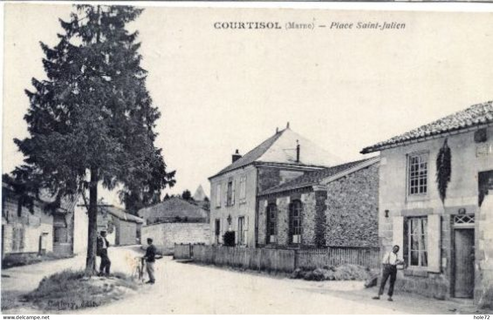 51 - Courtisols (Marne) - Place Saint-Julien - Courtisols