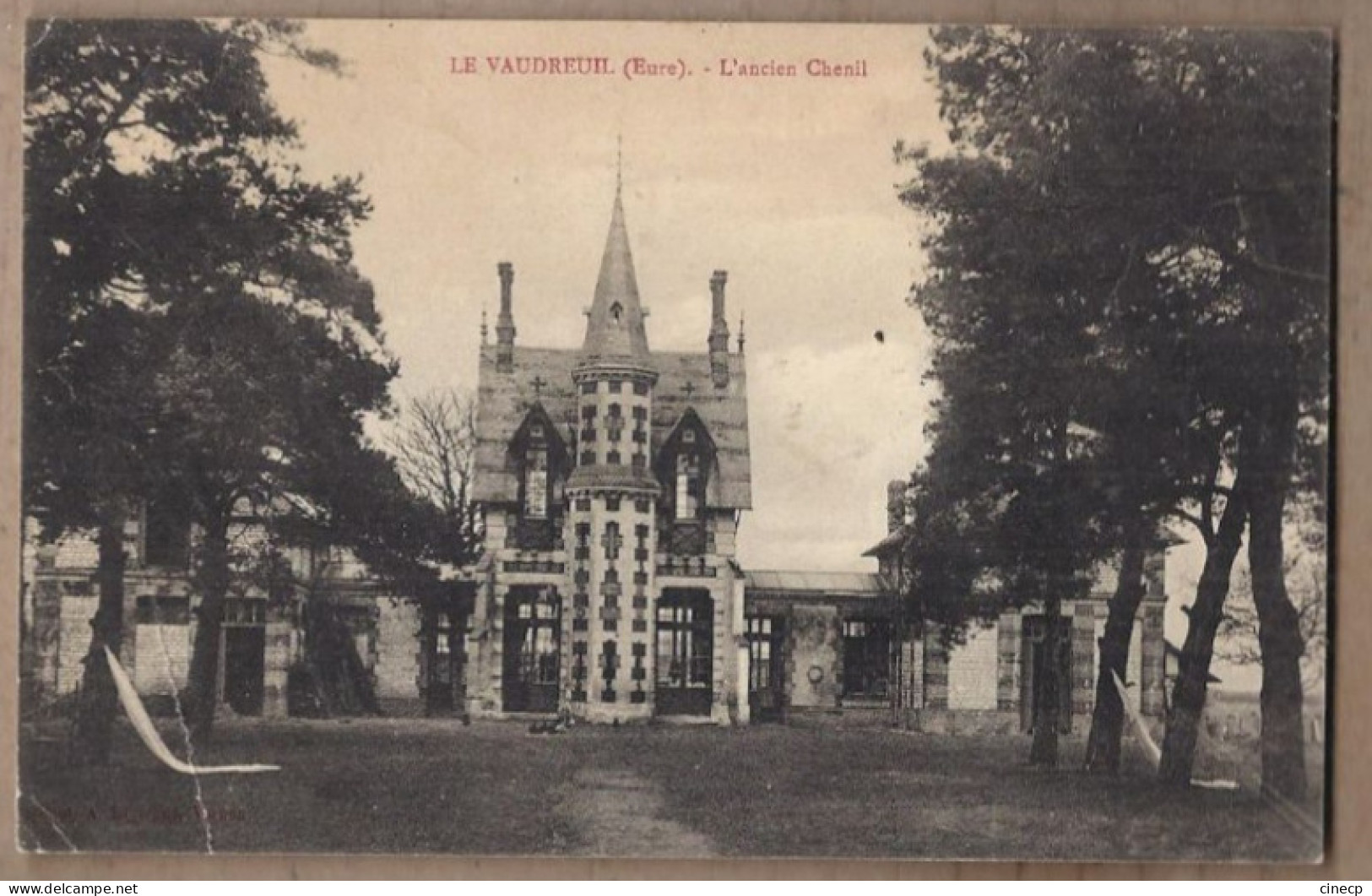 CPA 27 - LE VAUDREUIL - L'ancien Chenil - TB PLAN Façade Edifice Pour Chien - Le Vaudreuil