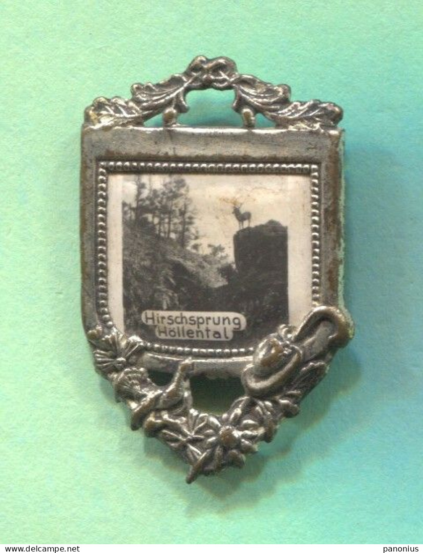 Alpinism, Mountaineering, Climbing - Hirschsprung Hollental Germany, Vintage Pin Badge, Abzeichen - Alpinism, Mountaineering