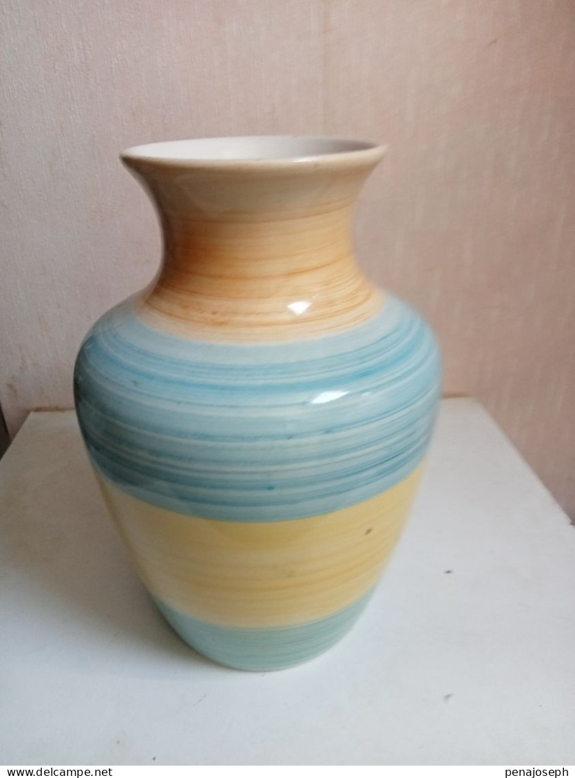 Vase Coloré Hauteur 21 Cm Diamètre 14 Cm - Vazen