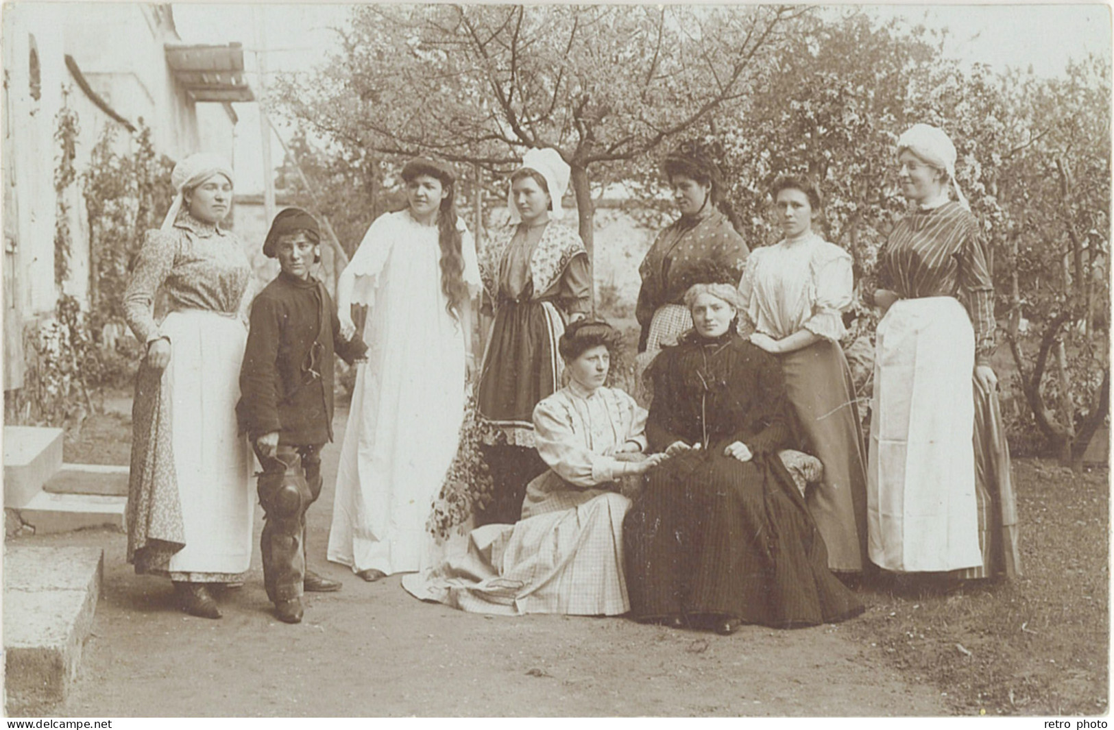 TB 02 – Charly – Carte-photo Roussel Photo, Femmes Costumées - Autres & Non Classés