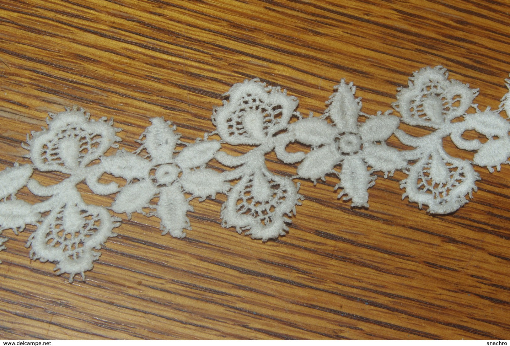 DENTELLE Ancienne GALON Bordure / 3.70 M X  4 Cm  De Large / COUTURE MERCERIE - Dentelles Et Tissus