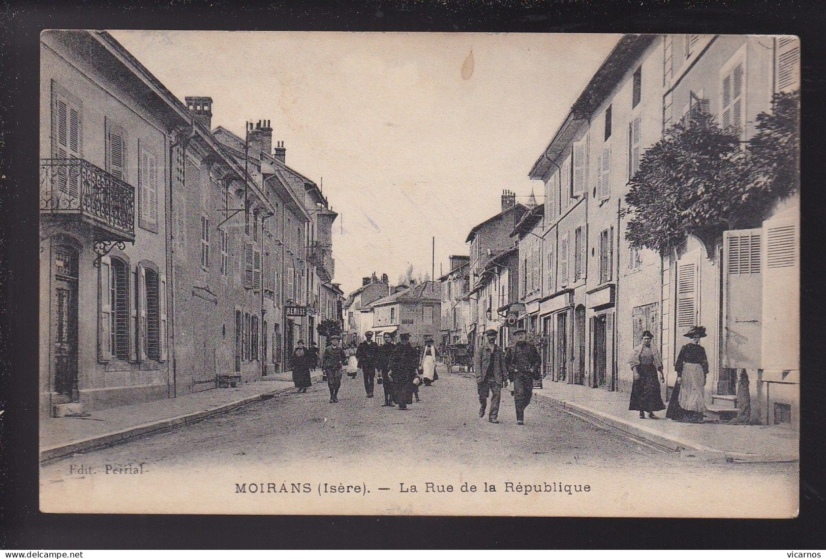 CP 38 MOIRANS La Rue De La Republique - Moirans