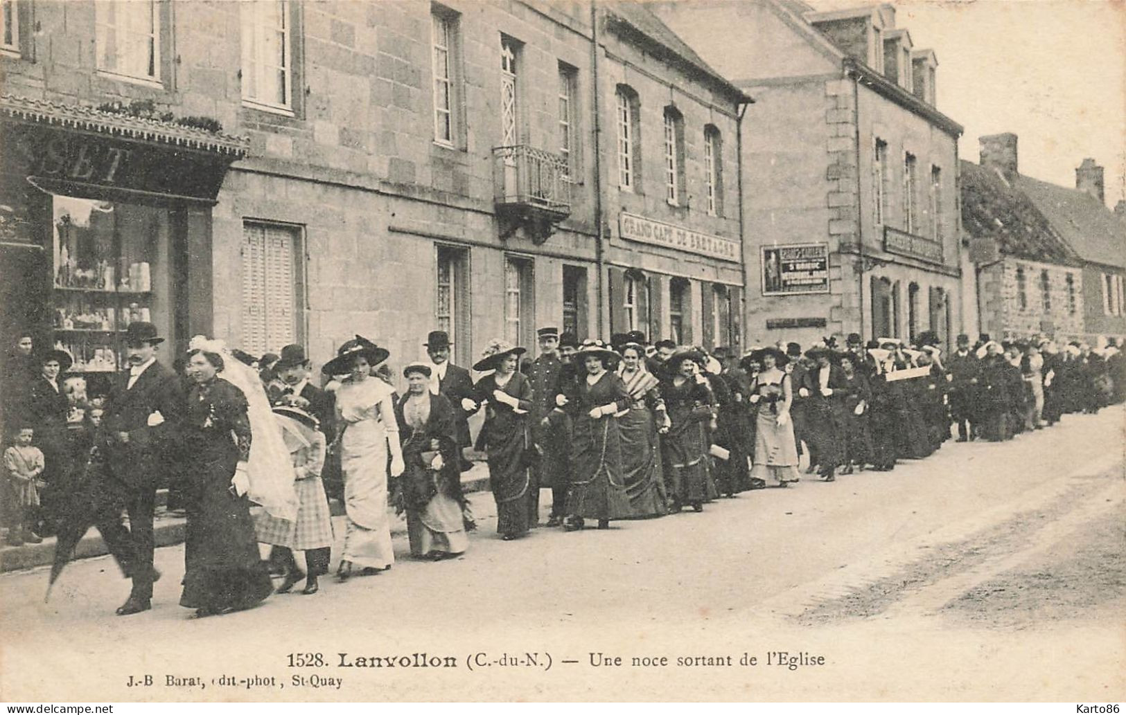 Lanvollon * Une Noce Sortant De L'église * Grand Café De Bretagne * Villageois - Lanvollon