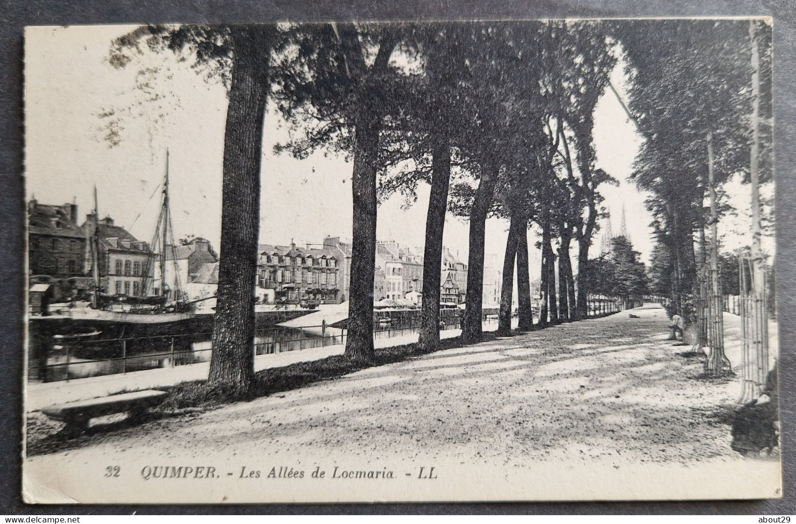 CPA 29 QUIMPER - Les Allées De Locmaria - Edit LL 32- Réf. S 270 - Quimper