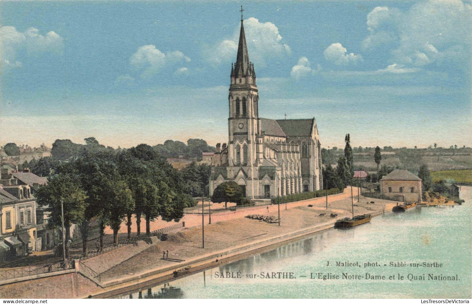 FRANCE - Sablé Sur Sarthe - L'Eglise Notre-Dame Et Le Quai National - Colorisé - Carte Postale Ancienne - Sable Sur Sarthe