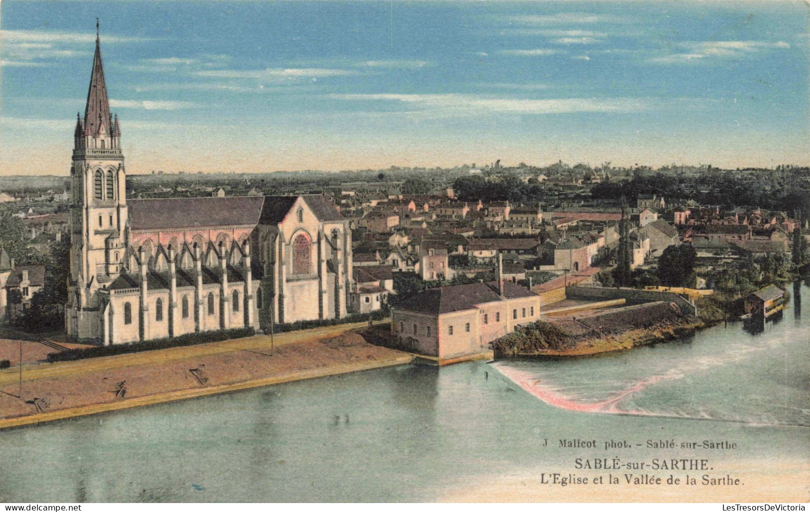 FRANCE - Sablé Sur Sarthe - L'Eglise Et La Vallée De La Sarthe - Colorisé - Carte Postale Ancienne - Sable Sur Sarthe