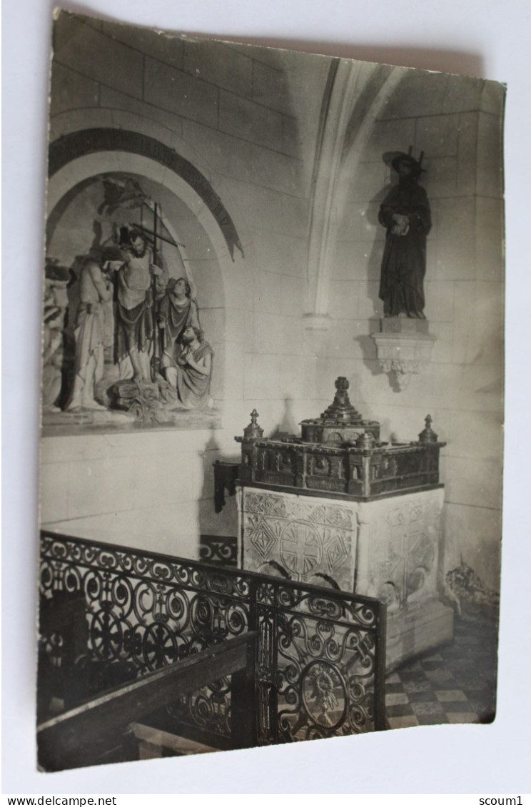 Coussey -baptisfère De La Premiére église - époque De Charlemagne - Coussey