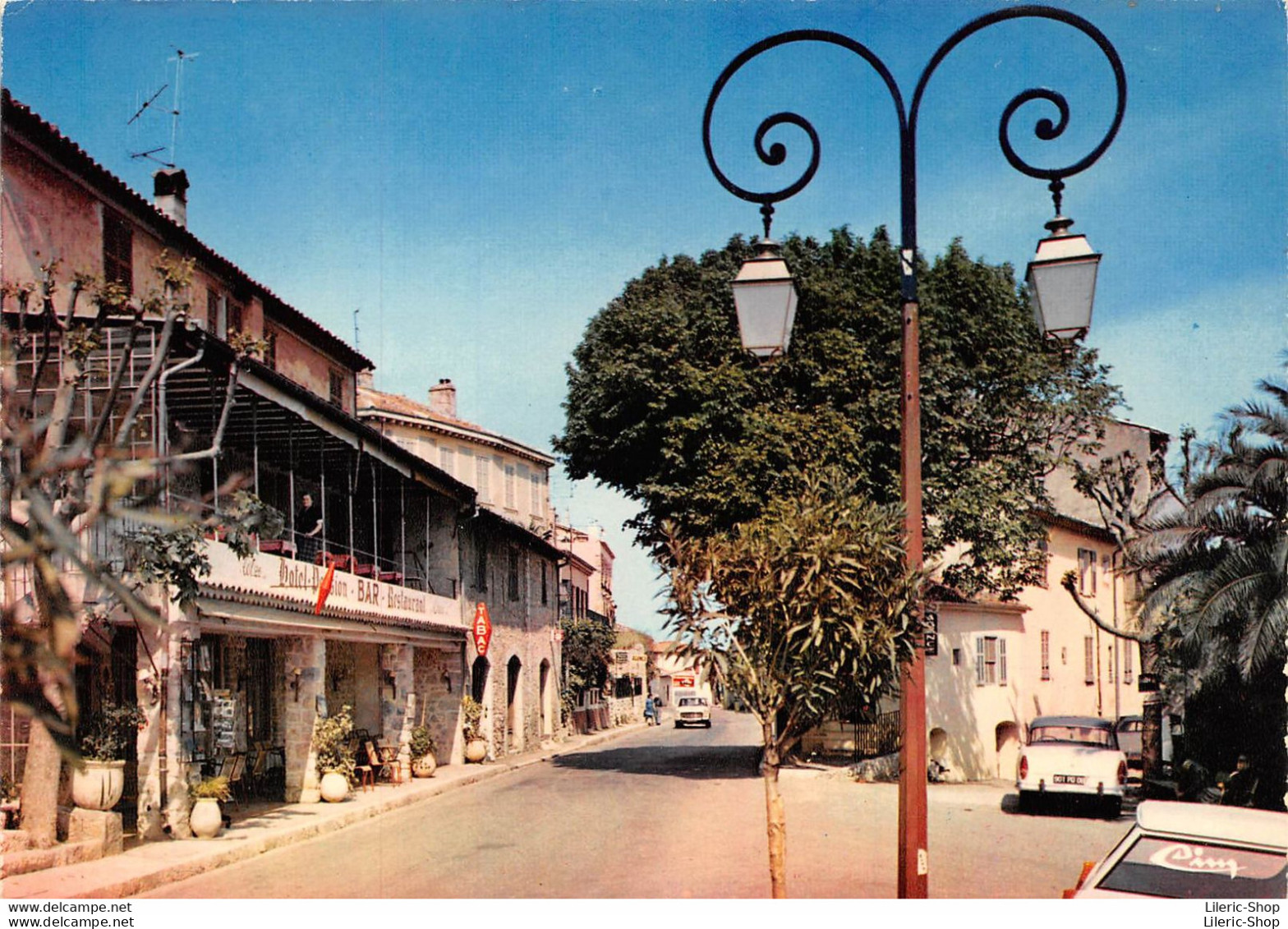 [06] TOURETTE-sur-LOUP - Hôtel-Pension Bureau De Tabac Cpsm GF- Simca Vedette-Versailles - Voitures De Tourisme