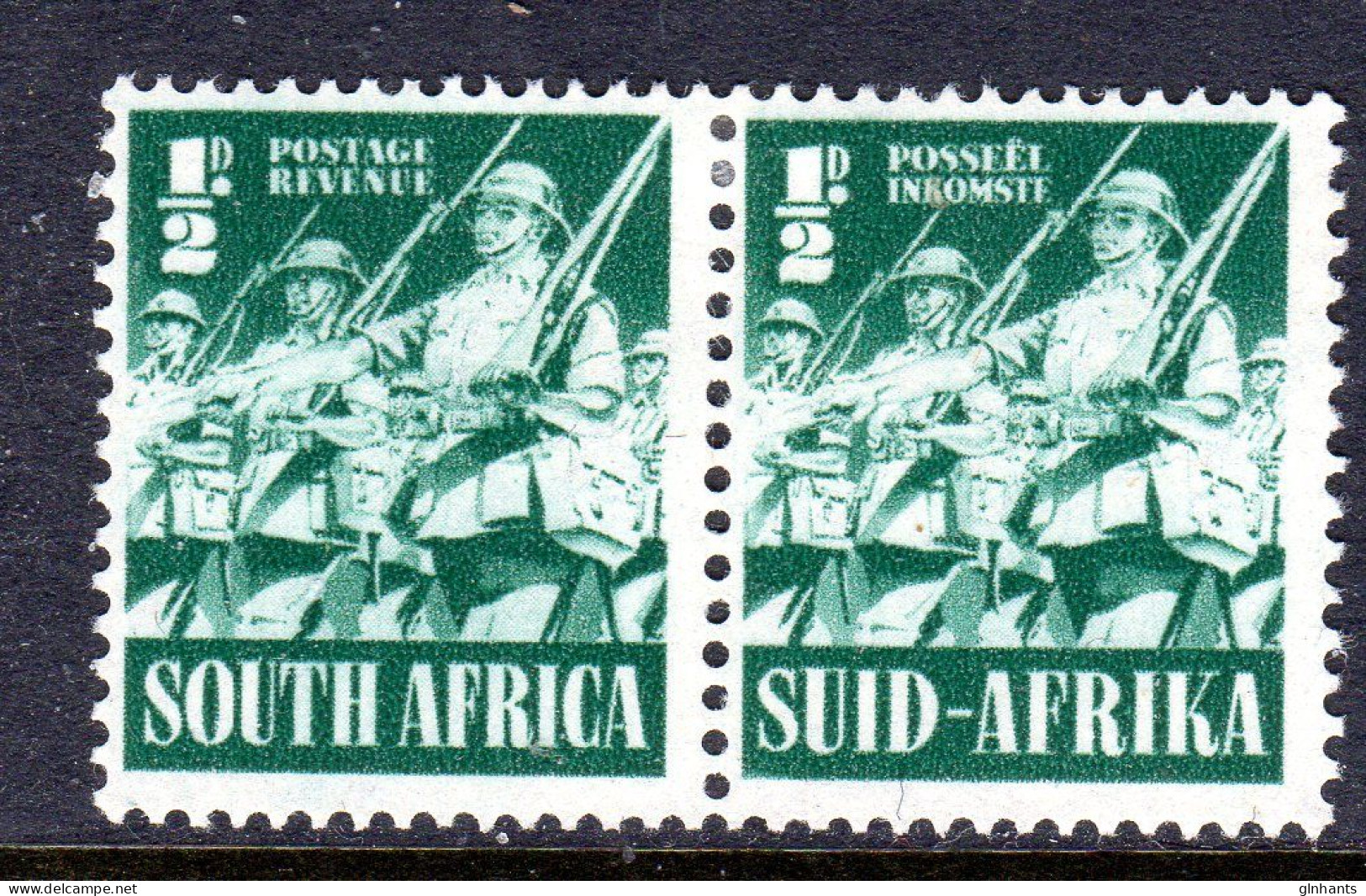 SOUTH AFRICA - 1941 INFANTRY ½d PAIR FINE MOUNTED MINT MM * SG 88 - Unused Stamps