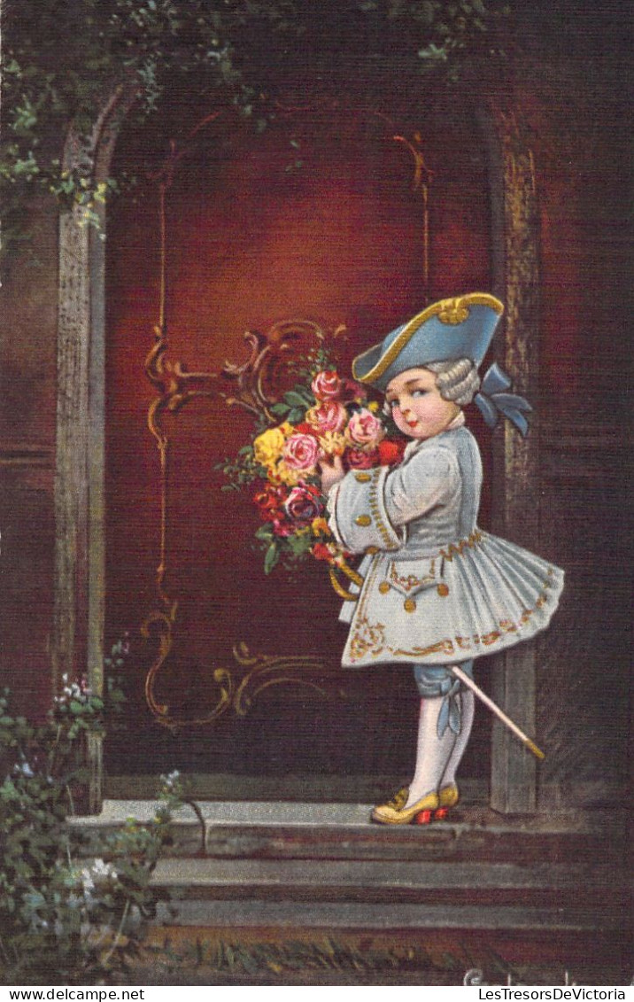 Illustrateur - Colombo - Petit Garçon En Costume Grand Siècle Devant Une Porte Avec Bouquet - Carte Postale Ancienne - - Colombo, E.