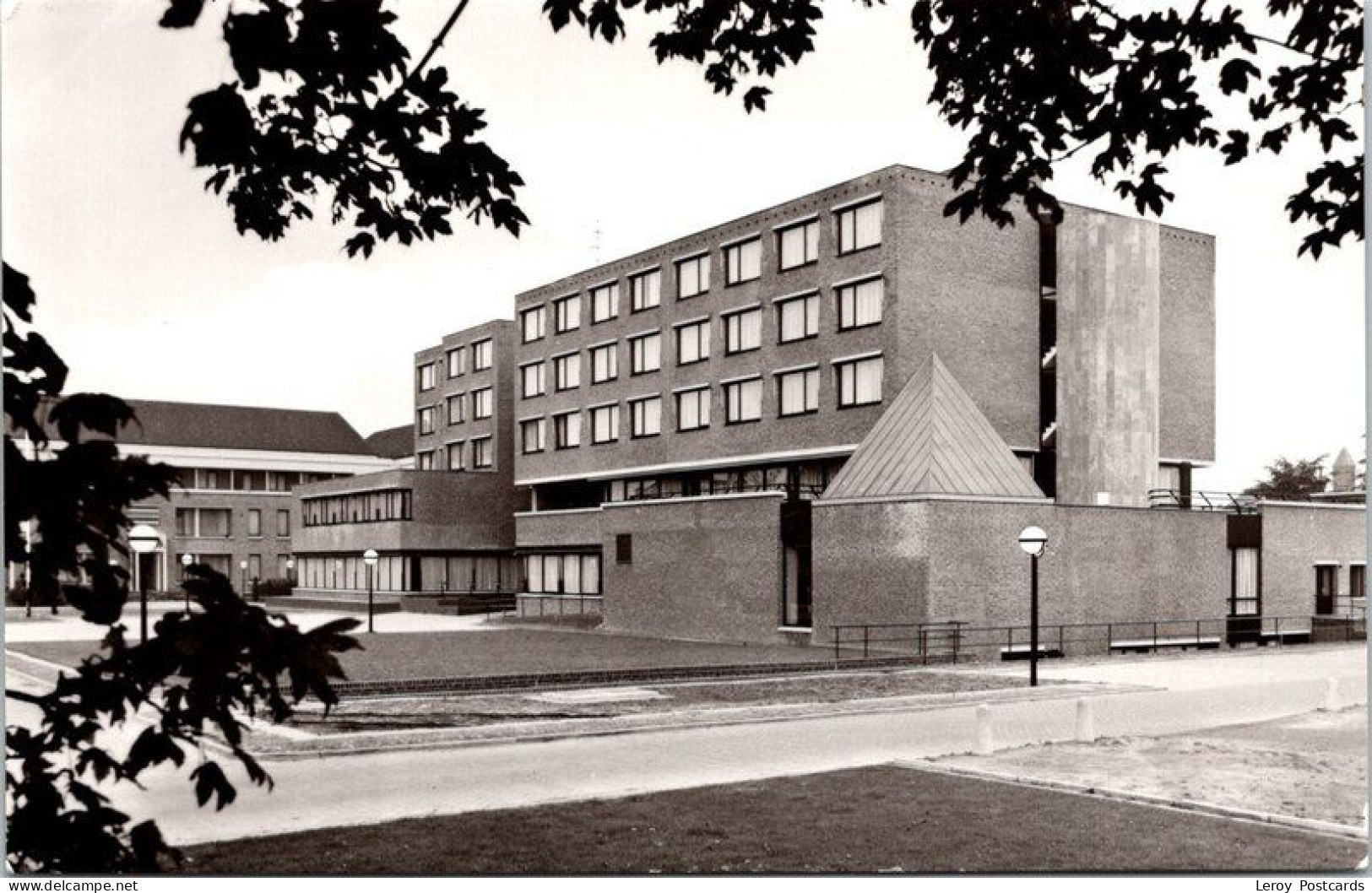 Fraterhuis Joannes Zwijsen, Gasthuisring 56, Tilburg 1974 (NB) - Tilburg